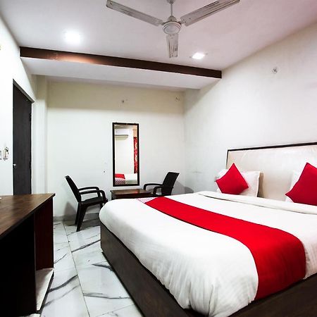 Oyo 44174 Hotel Mid Town Prime Harthala Εξωτερικό φωτογραφία