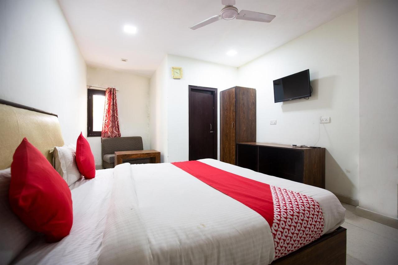 Oyo 44174 Hotel Mid Town Prime Harthala Εξωτερικό φωτογραφία