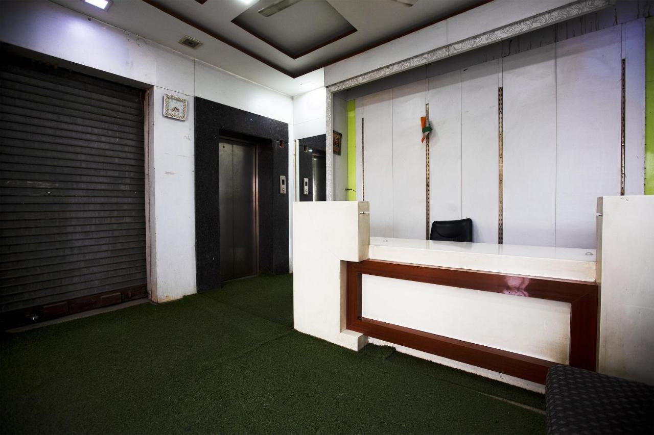 Oyo 44174 Hotel Mid Town Prime Harthala Εξωτερικό φωτογραφία