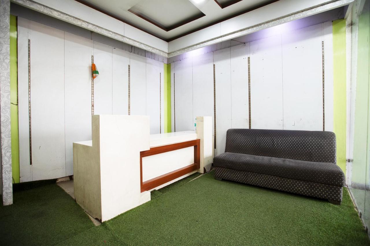 Oyo 44174 Hotel Mid Town Prime Harthala Εξωτερικό φωτογραφία