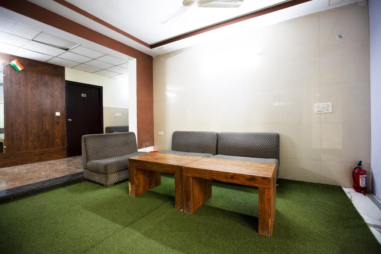 Oyo 44174 Hotel Mid Town Prime Harthala Εξωτερικό φωτογραφία