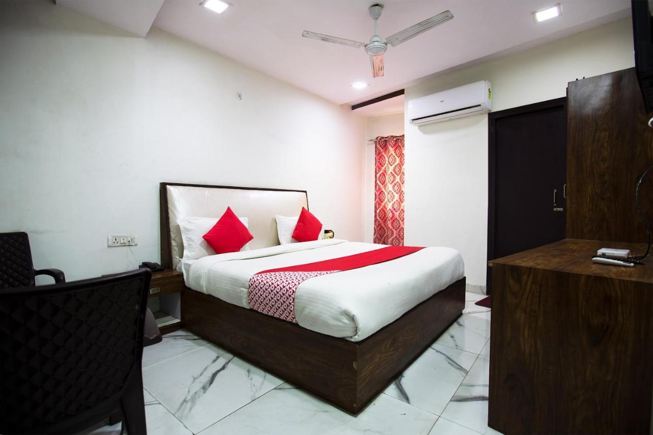 Oyo 44174 Hotel Mid Town Prime Harthala Εξωτερικό φωτογραφία