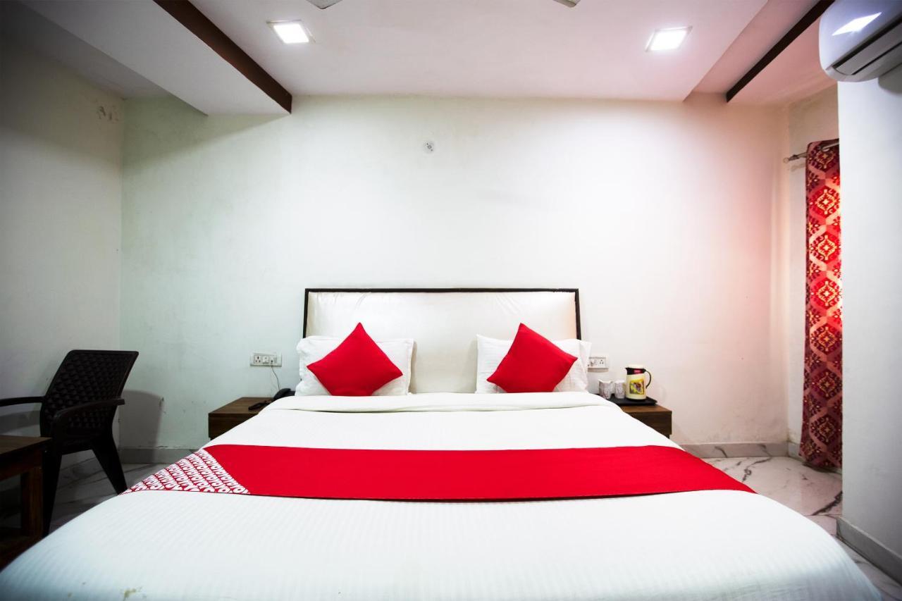Oyo 44174 Hotel Mid Town Prime Harthala Εξωτερικό φωτογραφία
