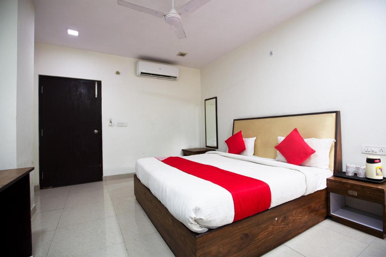 Oyo 44174 Hotel Mid Town Prime Harthala Εξωτερικό φωτογραφία