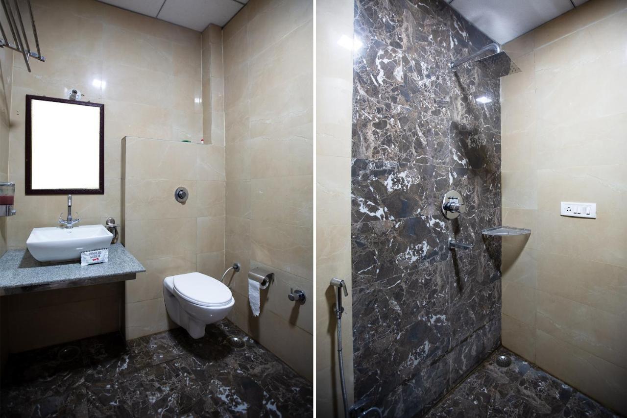 Oyo 44174 Hotel Mid Town Prime Harthala Εξωτερικό φωτογραφία