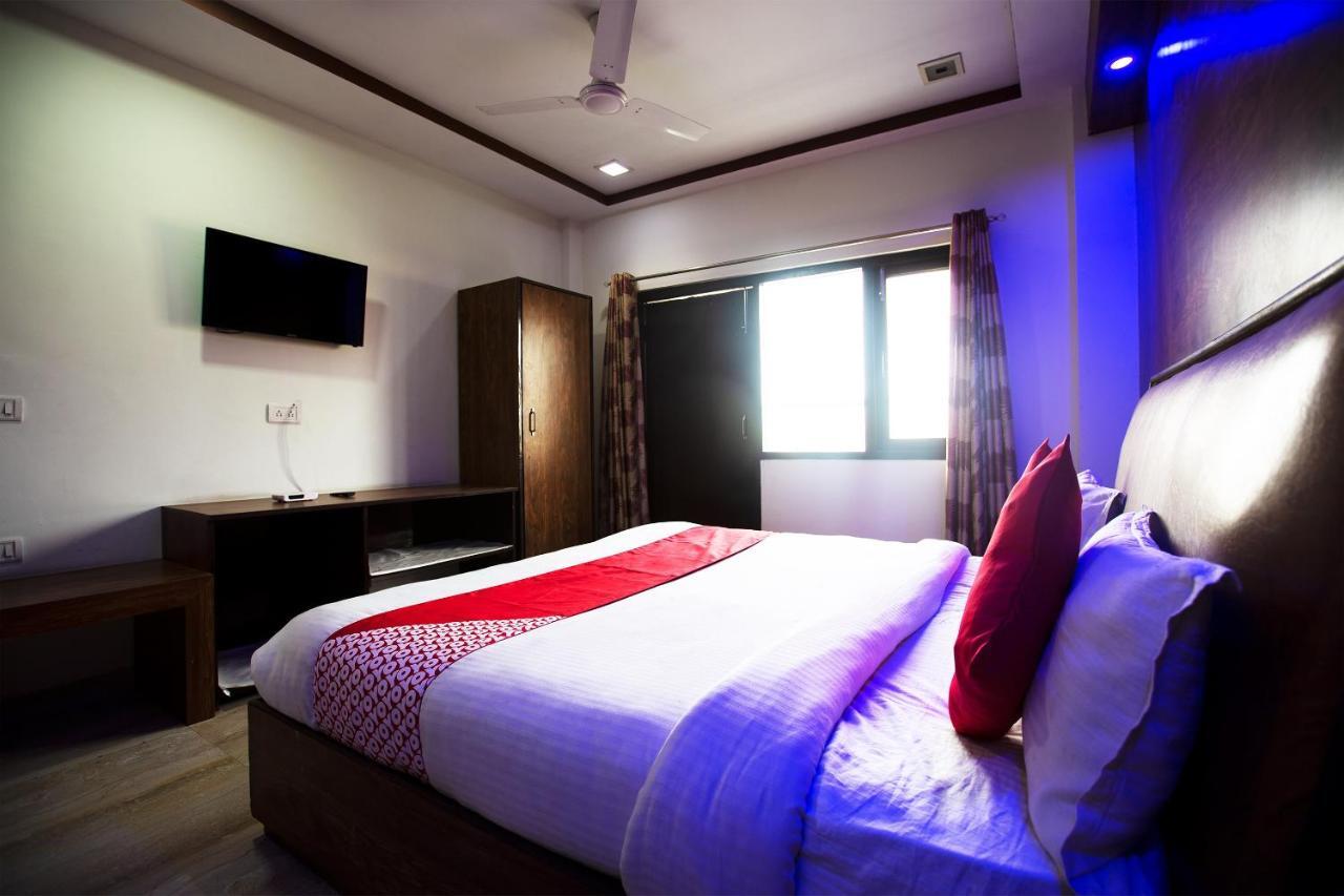 Oyo 44174 Hotel Mid Town Prime Harthala Εξωτερικό φωτογραφία